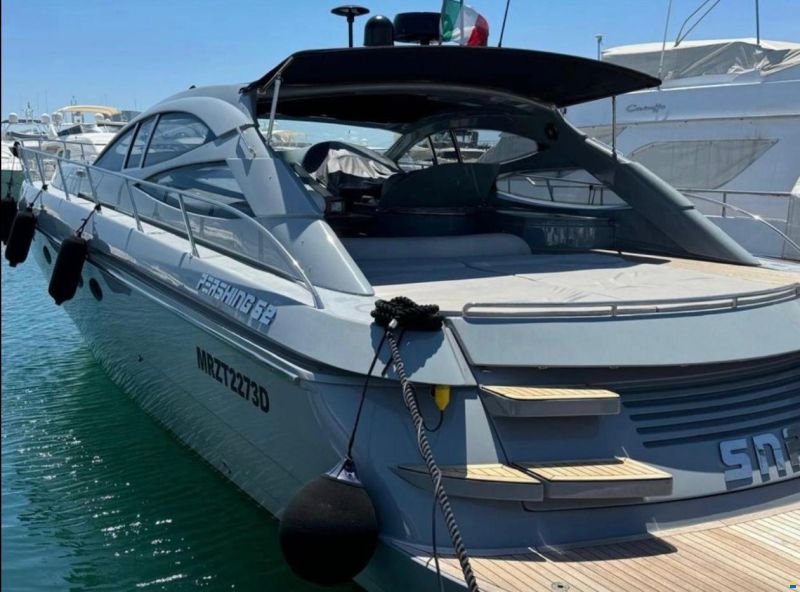 Pershing 52
