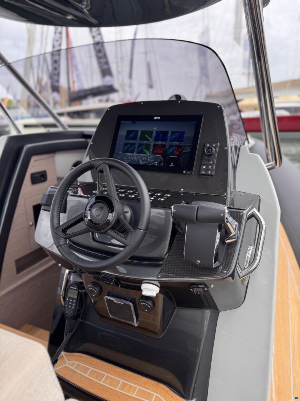 SACS Strider 11