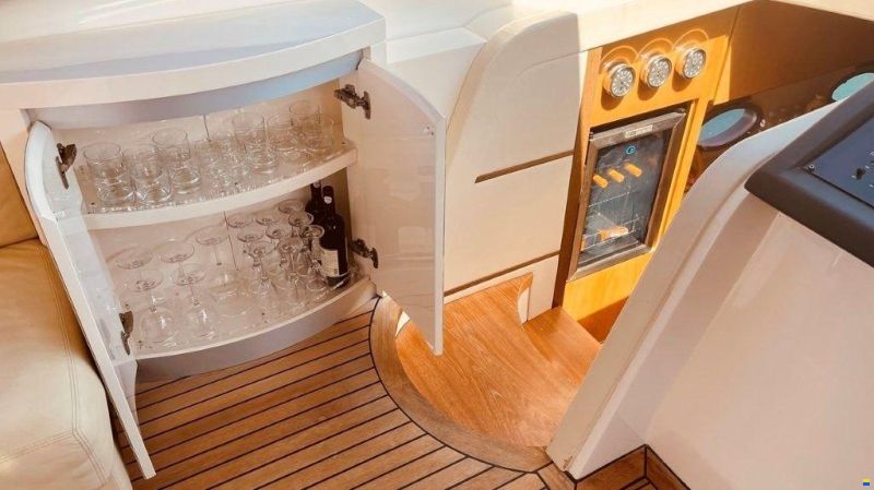 Pershing 62