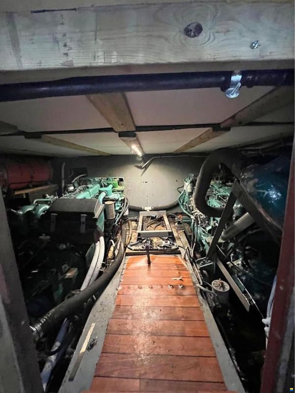 OneOff 45' danskbygget stål motorbåd-197
