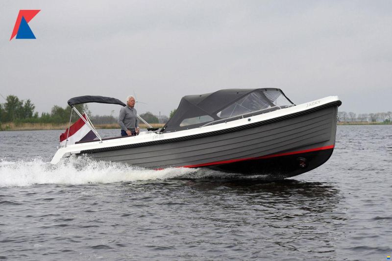 Intender 820