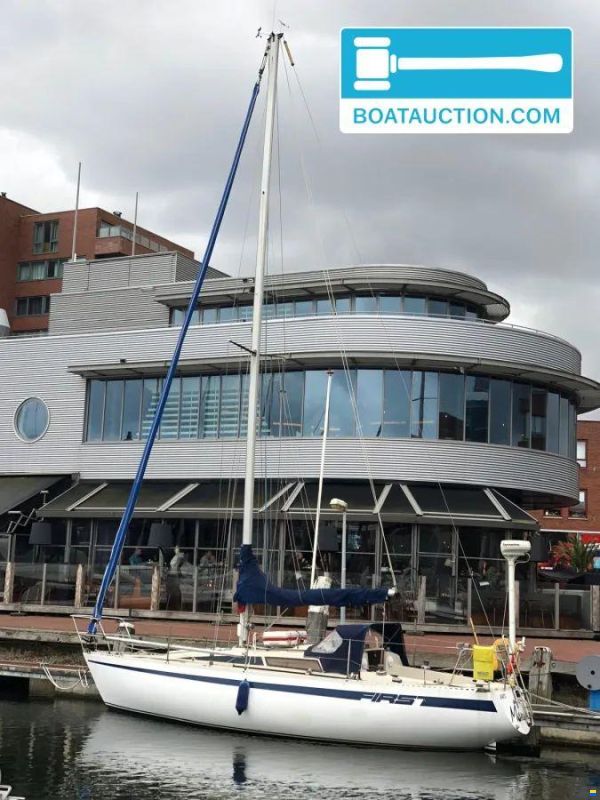Beneteau First