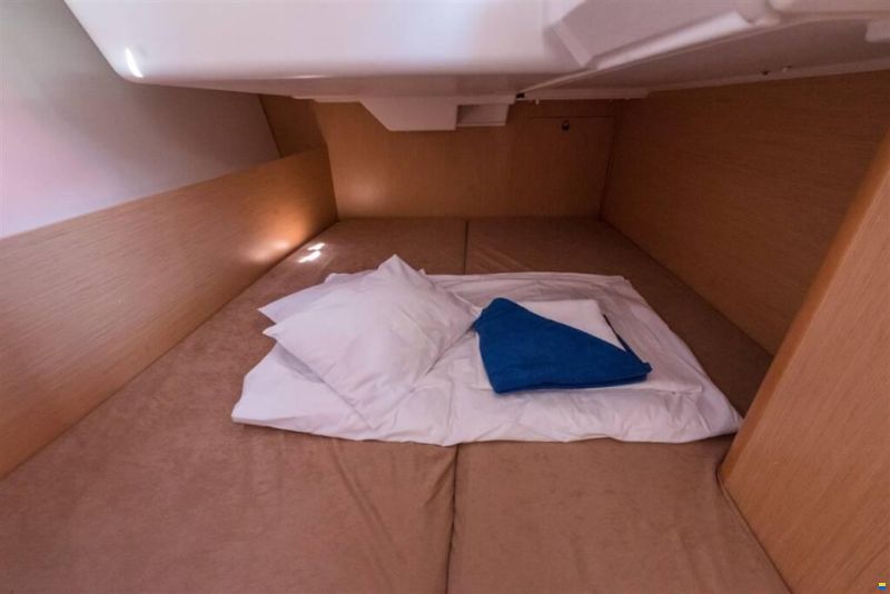 Beneteau Oceanis 38