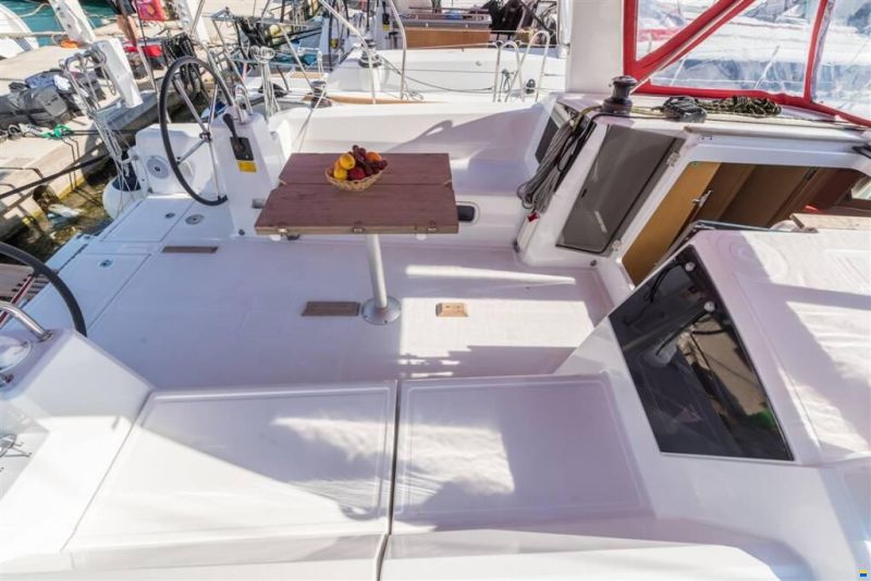 Beneteau Oceanis 38