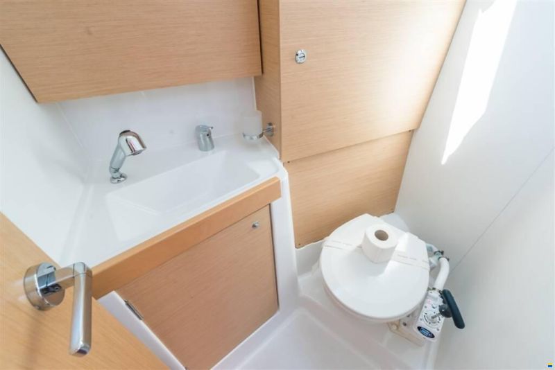 Beneteau Oceanis 38