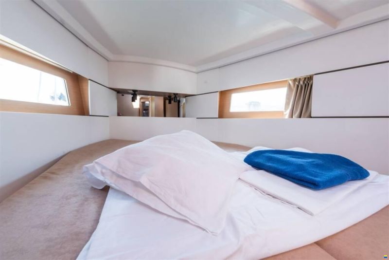 Beneteau Oceanis 38