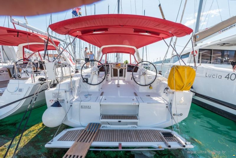 Beneteau Oceanis 38