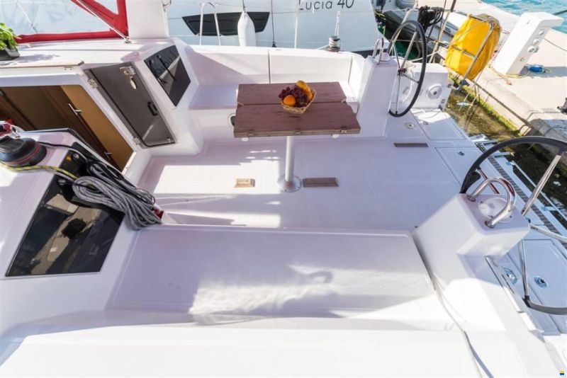 Beneteau Oceanis 38
