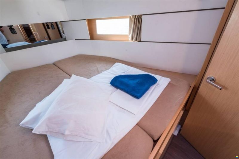 Beneteau Oceanis 38