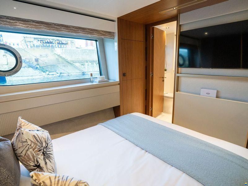 Sunseeker 82 Ocean Enclosed