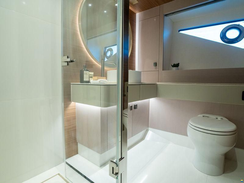 Sunseeker 82 Ocean Enclosed