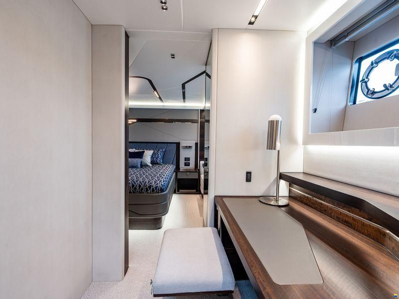 Sunseeker Predator 65