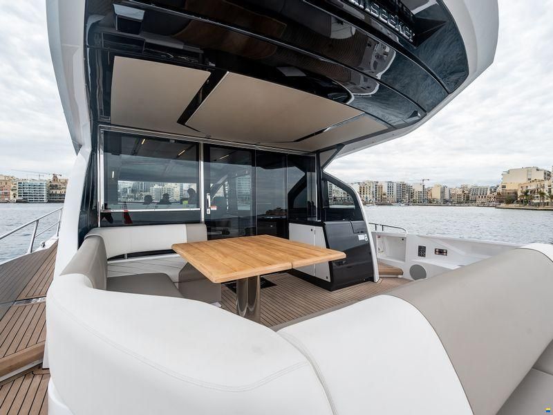 Sunseeker Predator 65