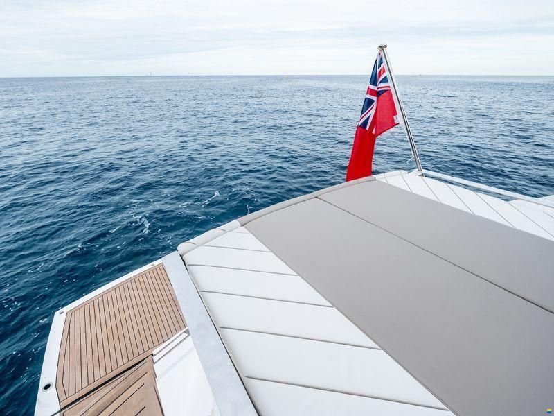 Sunseeker Predator 65