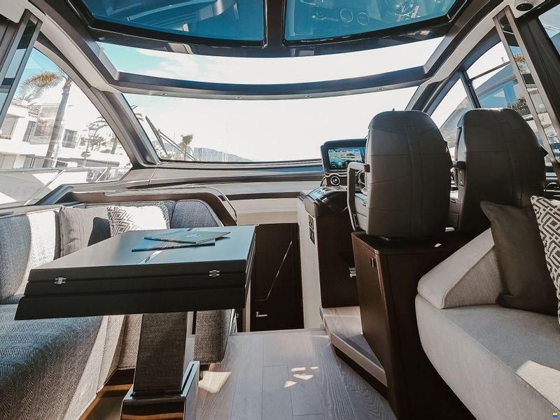 Sunseeker Predator 65