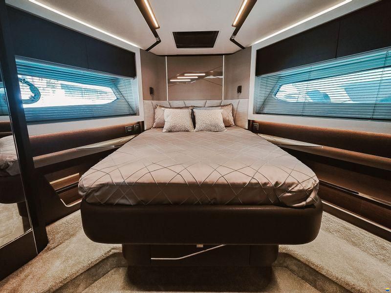 Sunseeker Predator 65