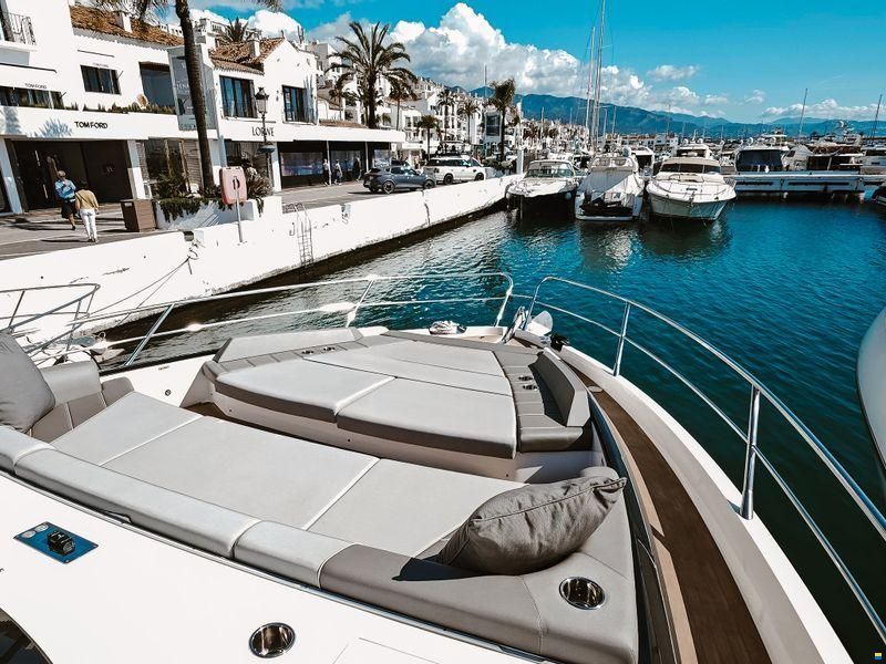 Sunseeker Predator 65