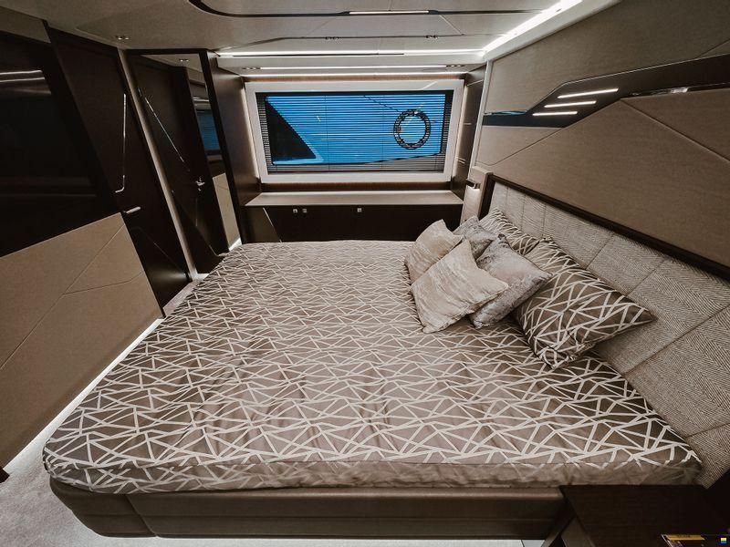 Sunseeker Predator 65