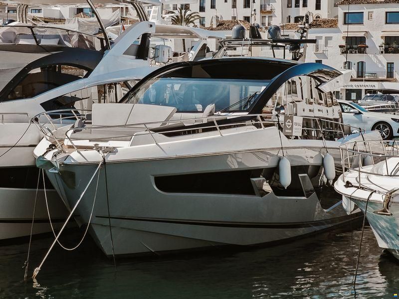 Sunseeker Predator 65