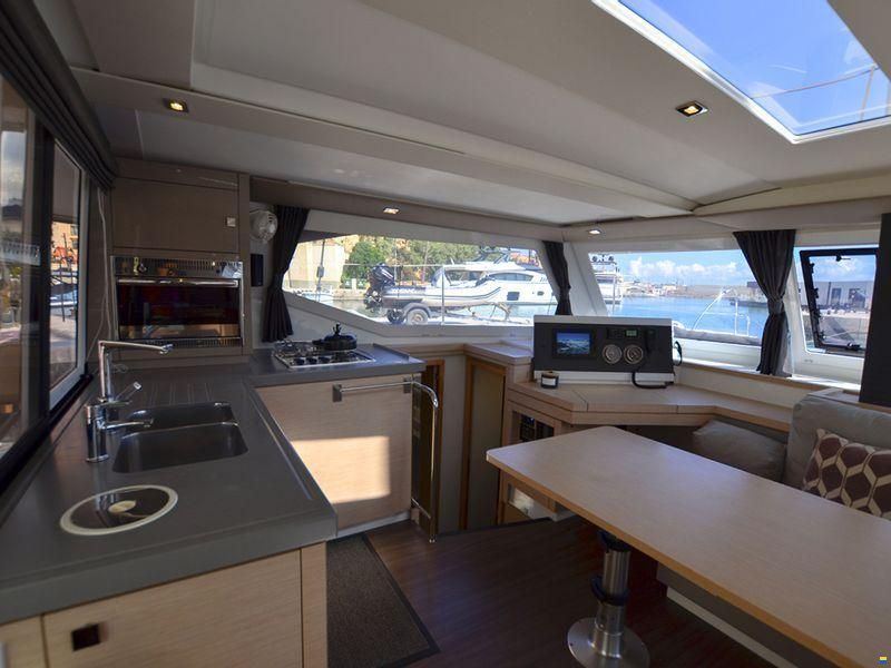 Fountaine Pajot Lucia 40