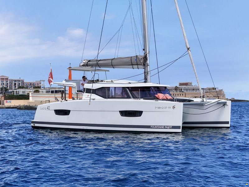 Fountaine Pajot Lucia 40