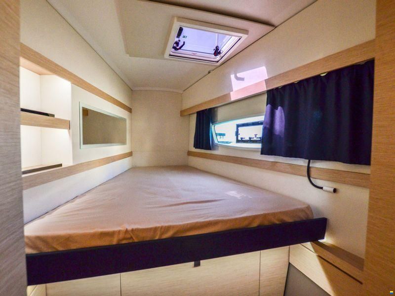 Fountaine Pajot Lucia 40