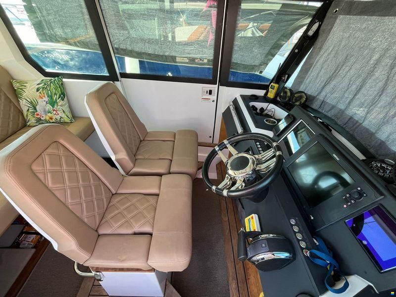 Axopar 28 Cabin