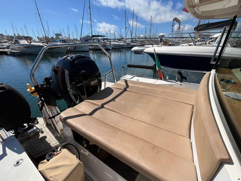 Axopar 28 Cabin