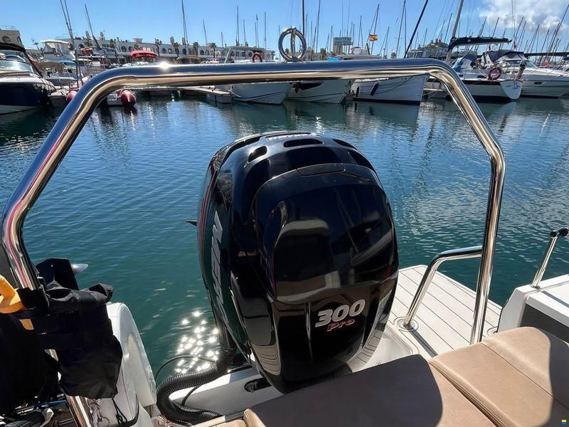 Axopar 28 Cabin