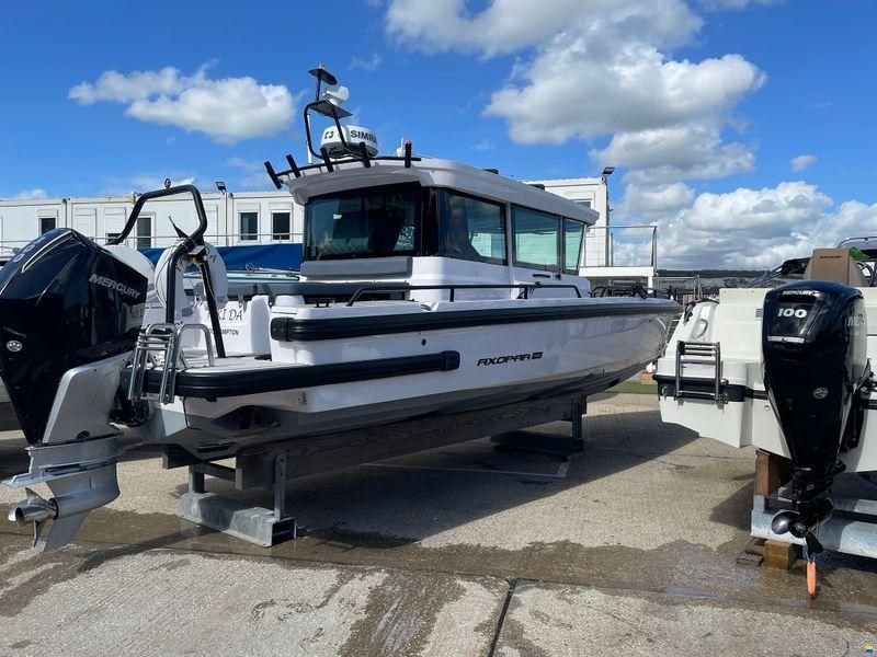 Axopar 28 Cabin