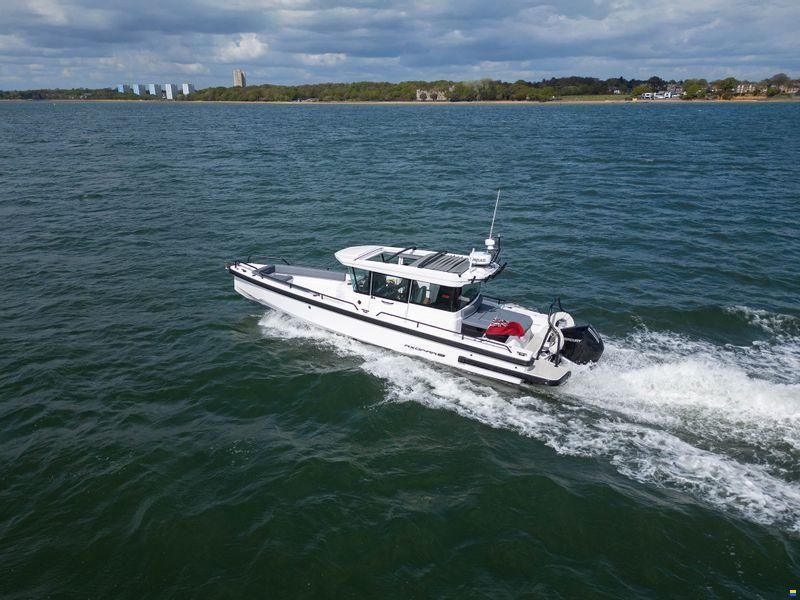Axopar 28 Cabin