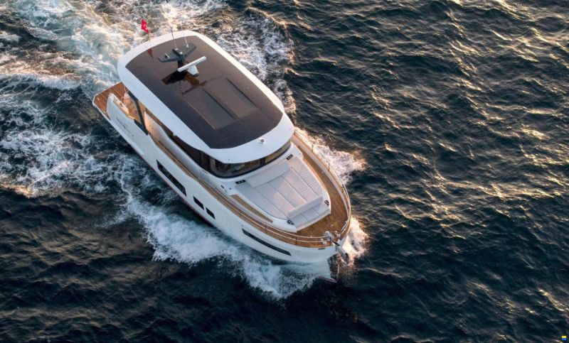 SIRENA 48 COUPE HYBRID