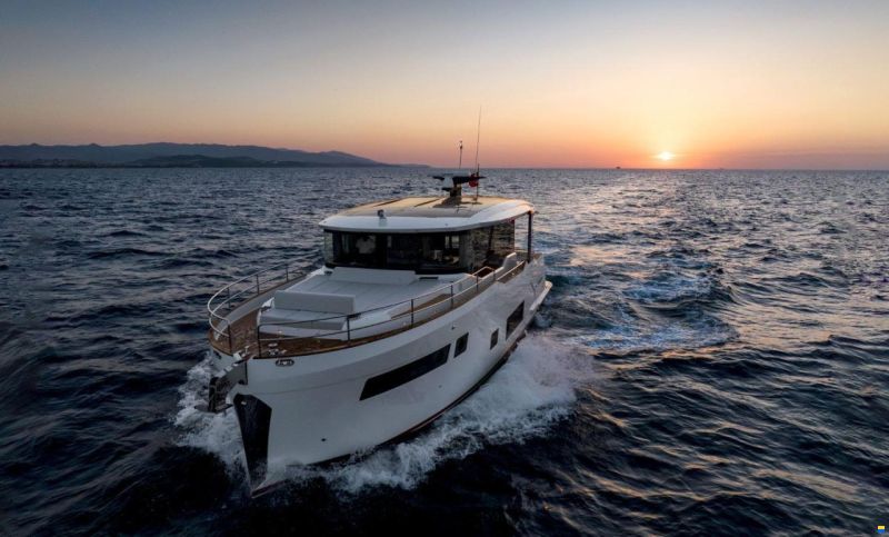 SIRENA 48 COUPE HYBRID