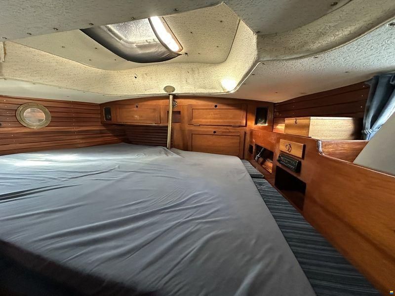 Hallberg Rassy 352