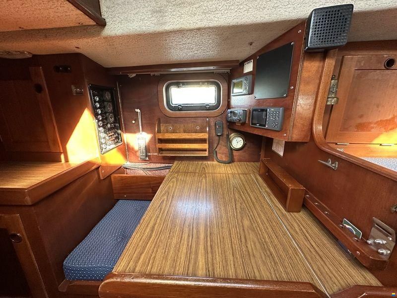 Hallberg Rassy 352