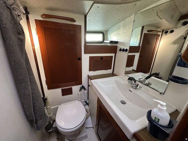 Hallberg Rassy 352