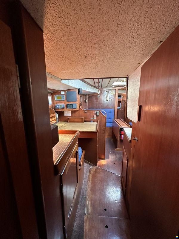Hallberg Rassy 352