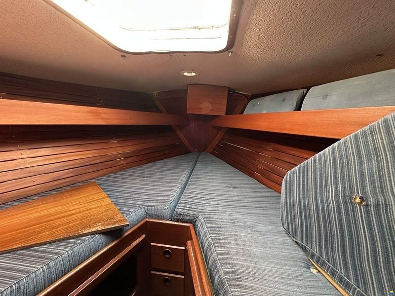 Hallberg Rassy 352