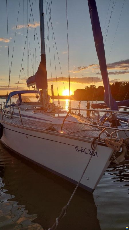 Bavaria 370 Lagoon