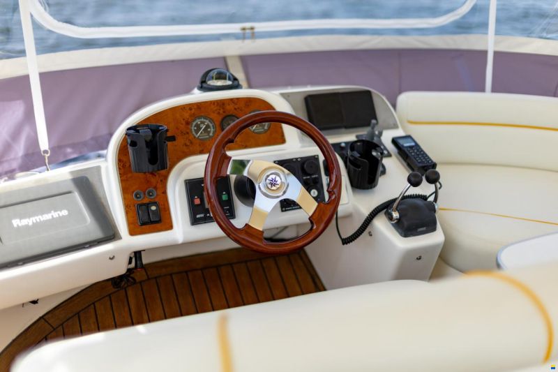 Sealine F37 Flybridge