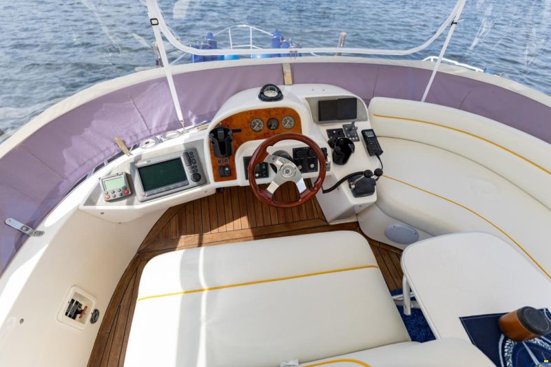 Sealine F37 Flybridge
