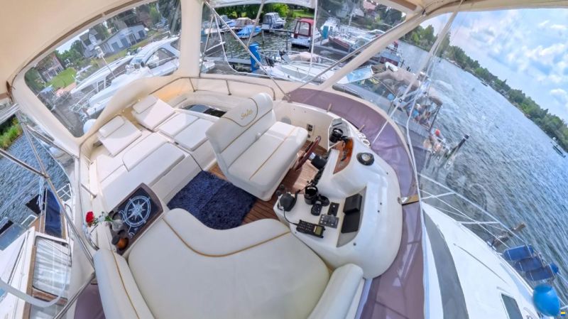 Sealine F37 Flybridge