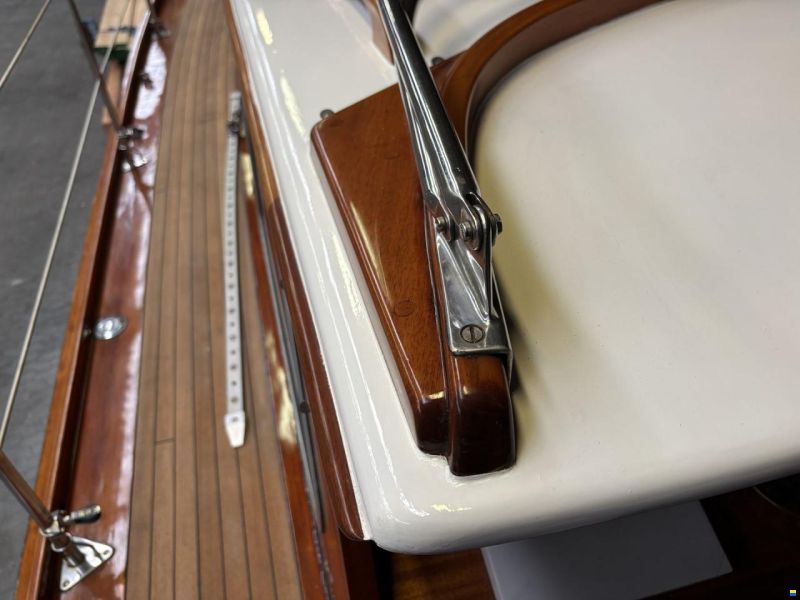 33 Fod Mahogny Ketch