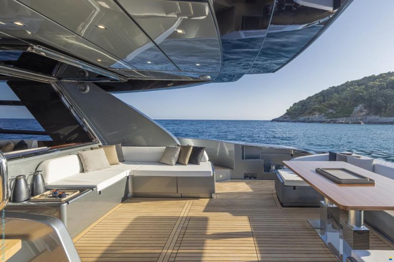 Riva 76 Perseo Super SportFly