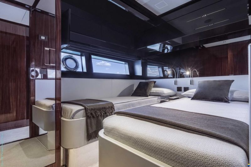 Riva 76 Perseo Super SportFly