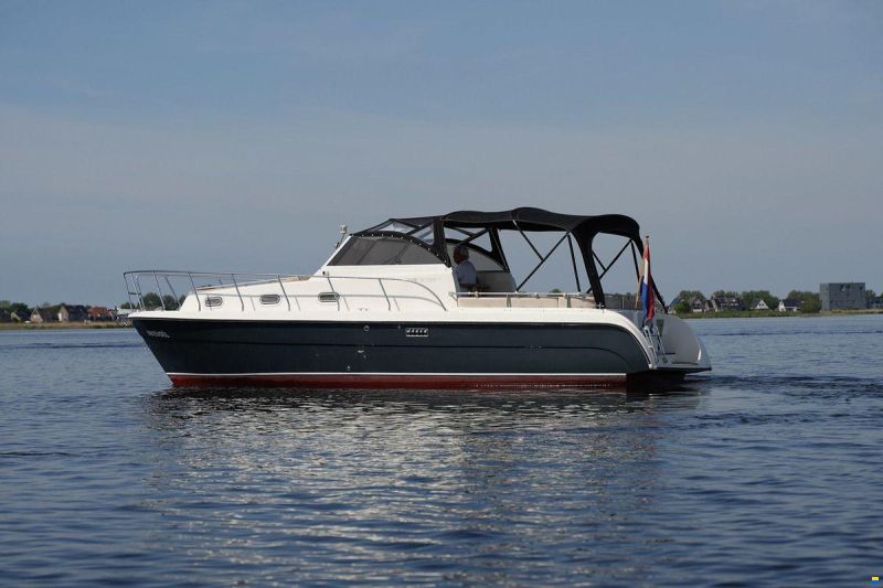 Starcruiser 900
