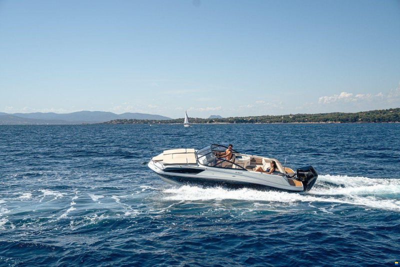 Bayliner VR6 CUDDY OUTBOARD