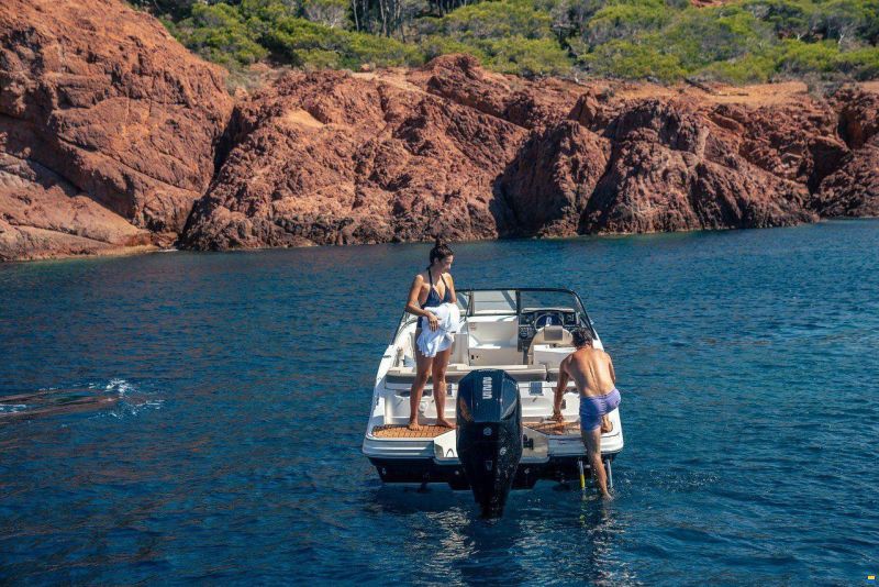 Bayliner VR6 CUDDY OUTBOARD