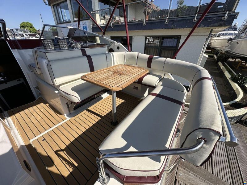 Maxum 2300