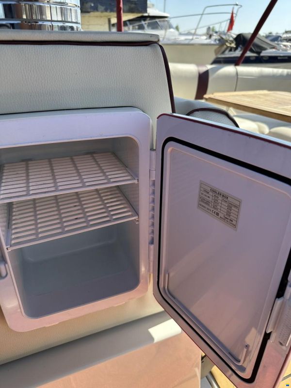 Maxum 2300